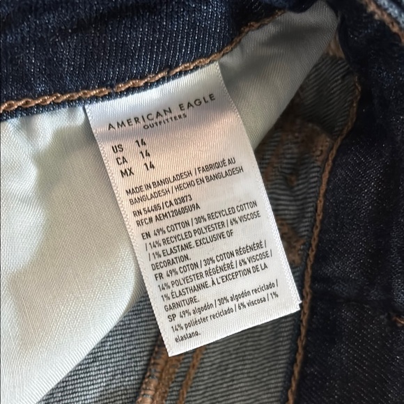 American Eagle Outfitters Blue Jean Shorts Raw Hem - Picture 2 of 4